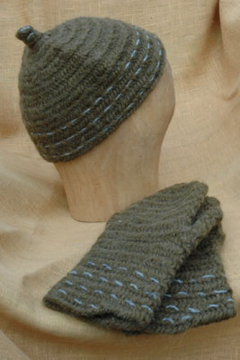 Needlebinded hat and mittens (www.AgirsHus.com) Needlebinded hat and mittens